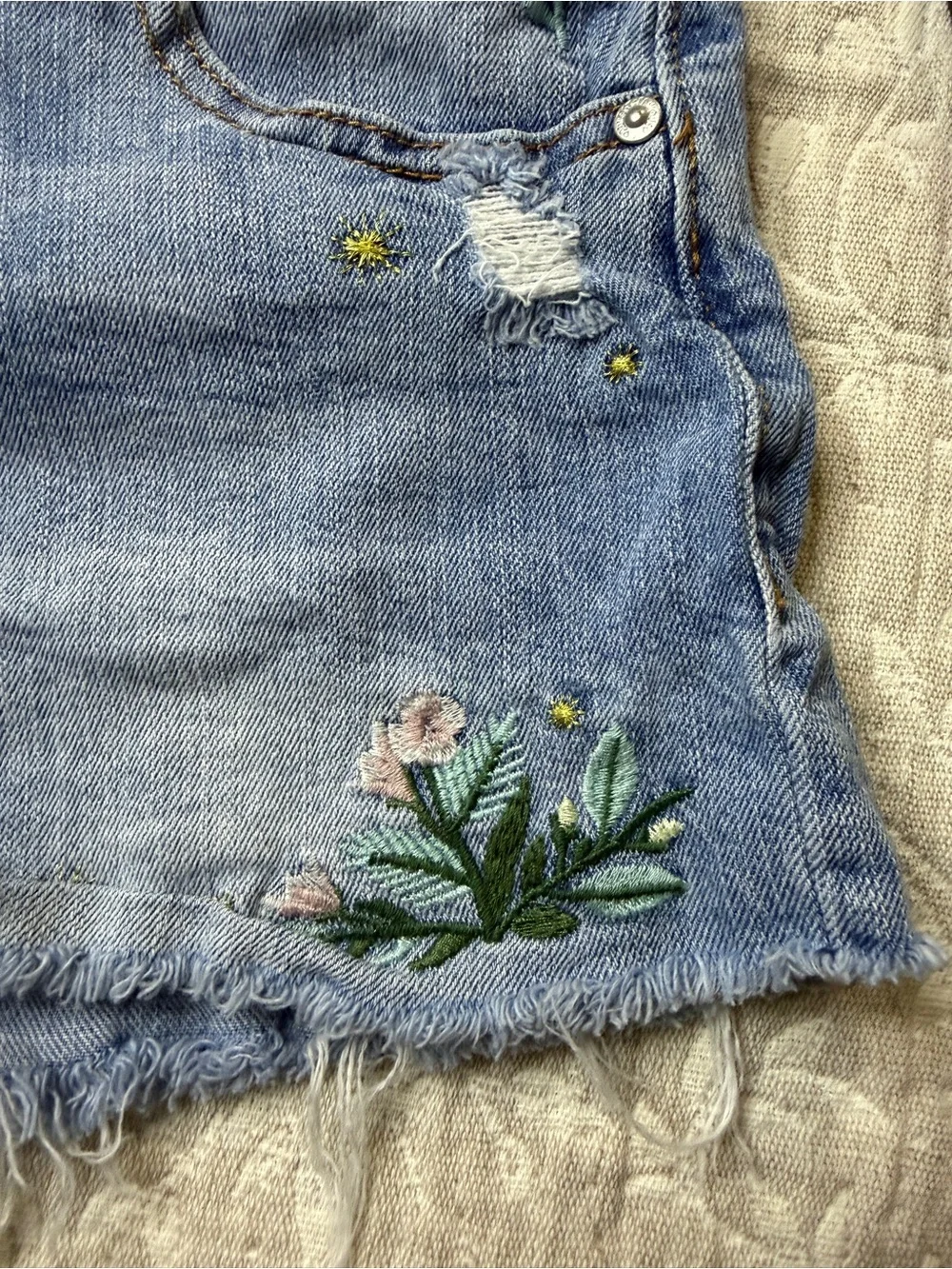 Almost Famous Women's High Rise Embroidered Distressed Denim Shorts Size 9
